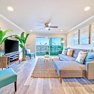 https://balboa-pier-house.topanaheimhotels.com