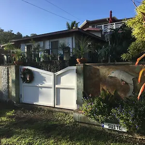 Mediteranean Style Ohana / Garden In Pahoa Honolulu Landing